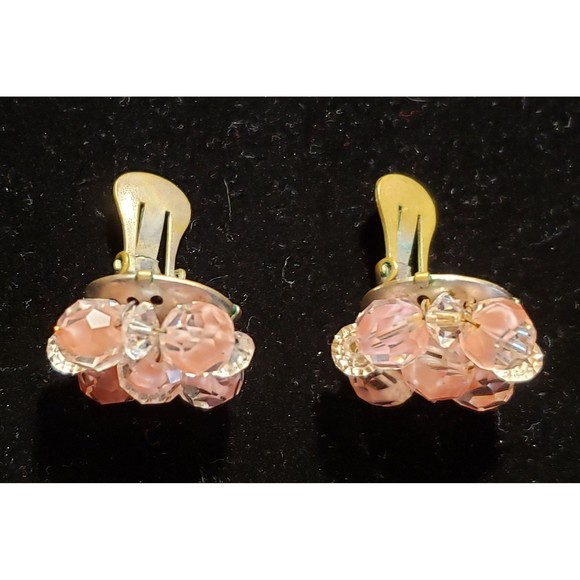 Vintage Unsigned Clip On Earrings, Cluster of Pink and Clear Beads - Picture 2 of 9